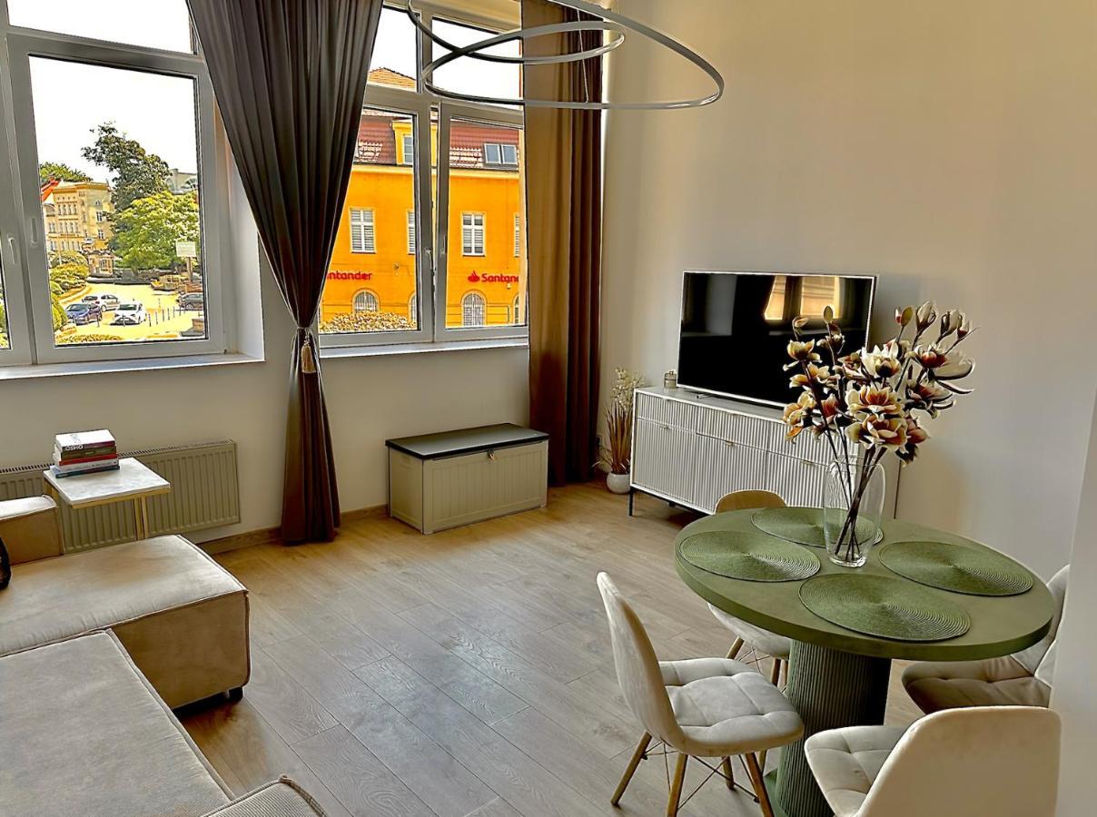 Loft Przy Placu Niepodleglosci Apartment Jelenia Gora Exterior photo