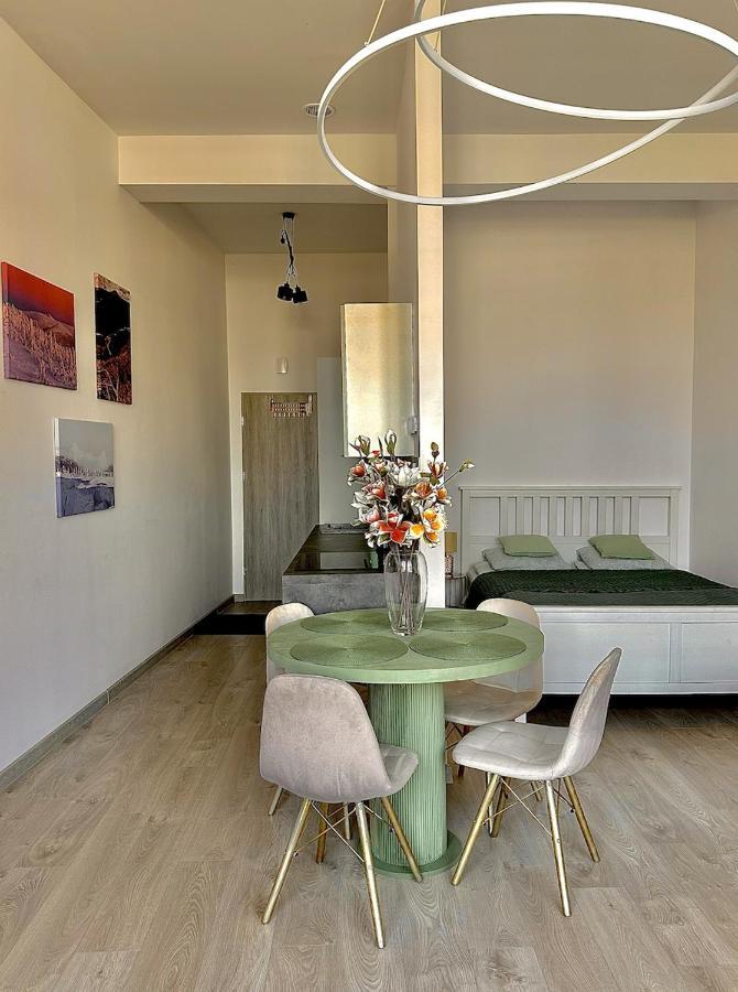 Loft Przy Placu Niepodleglosci Apartment Jelenia Gora Exterior photo