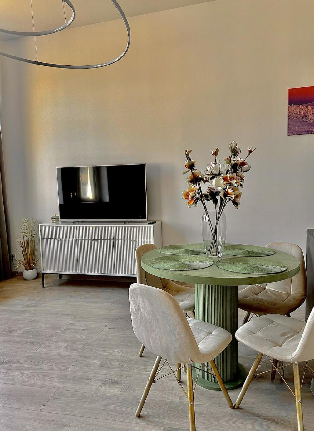 Loft Przy Placu Niepodleglosci Apartment Jelenia Gora Exterior photo